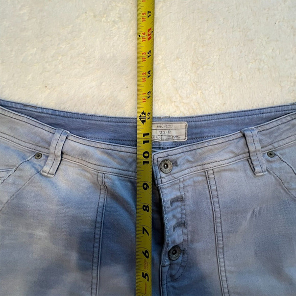 Free People Mountaineer Relaxed Straight Jeans Light Wash Denim Womens Size 12 - Picture 7 of 7